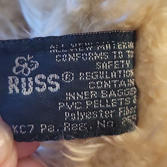 Russ Hucklebeary True Heart Bear Retired 7" Tall Sitting Tan with Maroon Heart - Picture 7 of 7